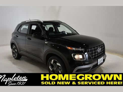 Certified 2025 Hyundai Venue SEL FWD image 1