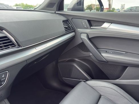 Used 2023 Audi Q5 2.0T Premium Plus w/ Premium Plus Package AWD/4WD image 16