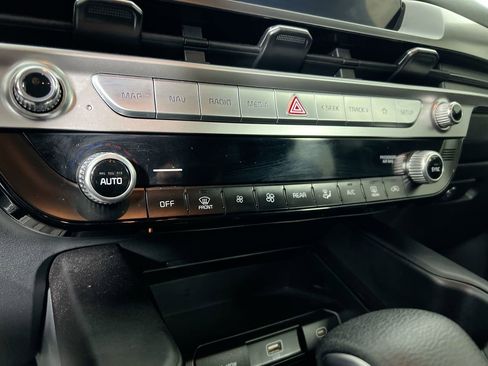 Used 2024 Kia Telluride LX image 24