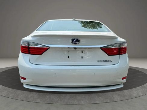 Used 2013 Lexus ES 300h w/ Luxury Pkg FWD image 6