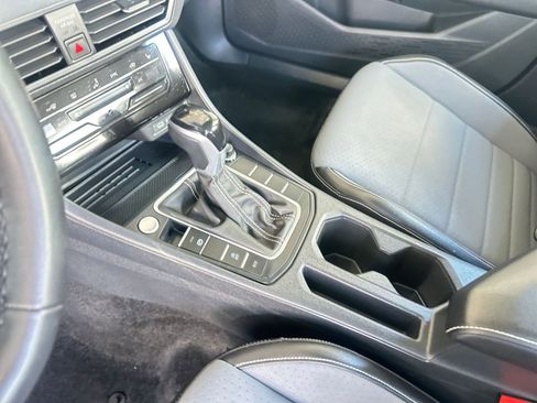 Used 2025 Volkswagen Jetta SE image 42