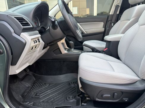 Used 2018 Subaru Forester 2.5i Premium w/ All-Weather Package AWD/4WD image 5