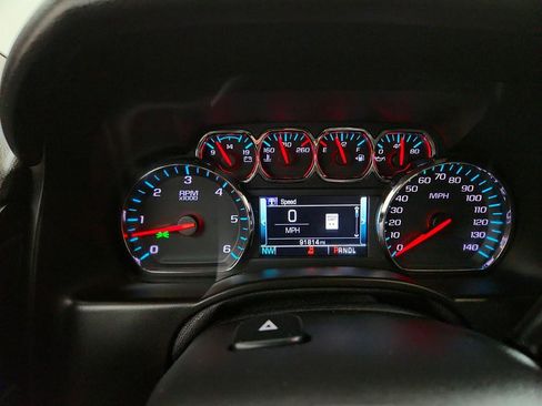 Used 2019 Chevrolet Suburban LT RWD image 17
