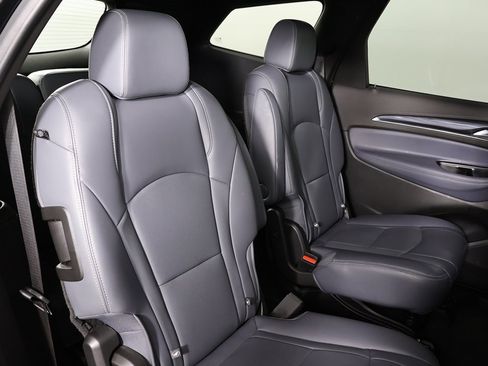 Used 2024 Buick Enclave Premium image 33