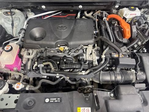 Used 2019 Toyota RAV4 XLE AWD/4WD image 9