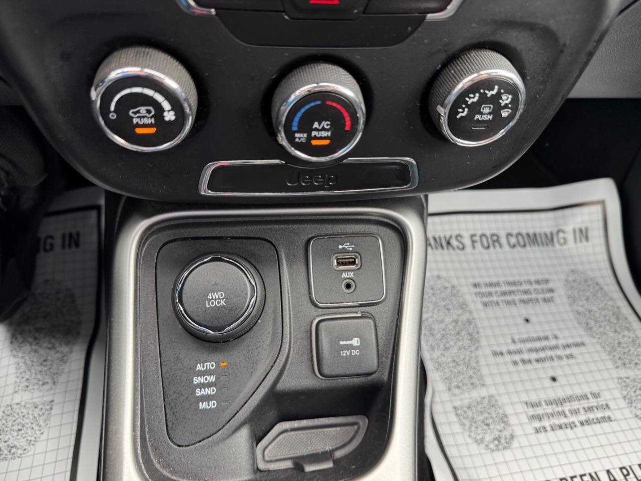 Used 2018 Jeep Compass Latitude AWD/4WD image 27