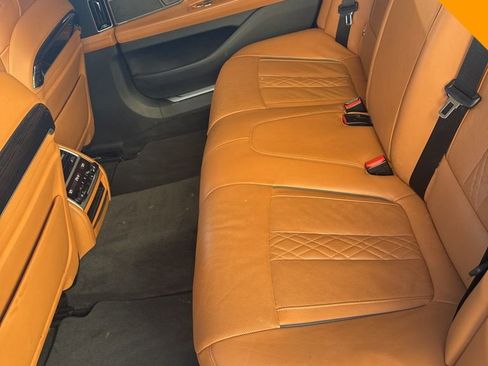 Used 2021 BMW 750i xDrive w/ Executive Package image 12