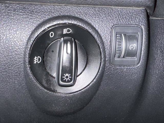 Used 2014 Volkswagen Tiguan SEL AWD/4WD image 16