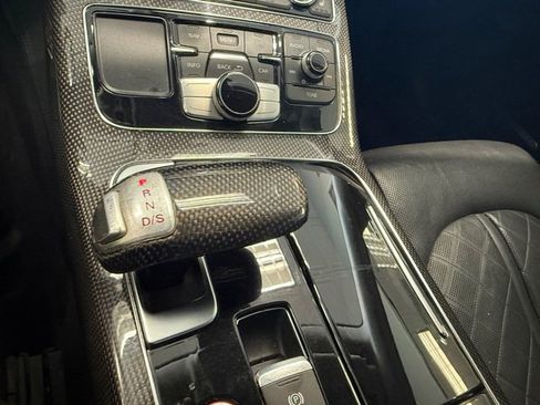 Used 2016 Audi S8 image 20