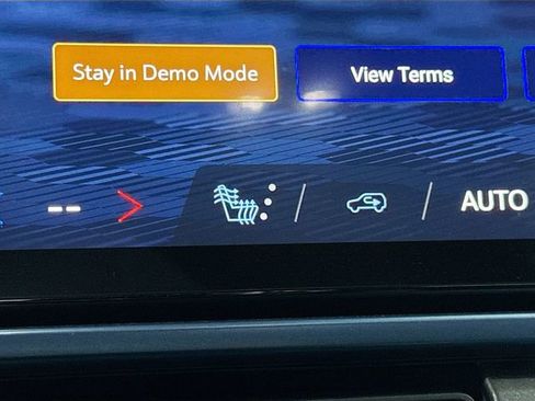 New 2026 Chevrolet Equinox EV LT image 21