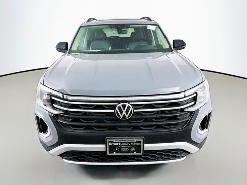 New 2026 Volkswagen Atlas Peak Edition AWD/4WD image 2