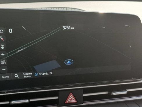 Used 2025 Hyundai Elantra SEL FWD image 17