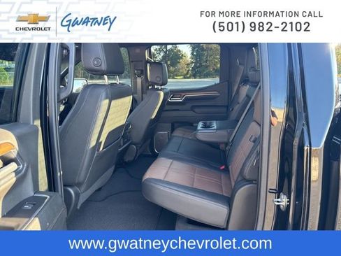 Used 2023 Chevrolet Silverado 1500 High Country w/ Technology Package image 32