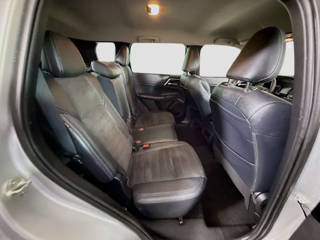 Used 2023 Mitsubishi Outlander SE FWD image 26