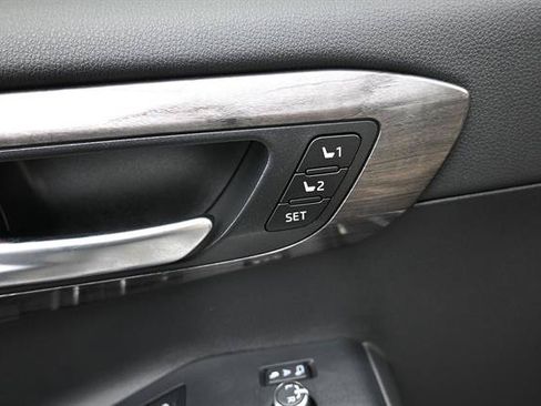 Certified 2024 Toyota Highlander Platinum FWD image 7