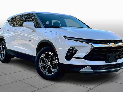 Used 2024 Chevrolet Blazer LT image 3