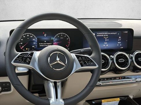Used 2025 Mercedes-Benz GLB 250 image 15