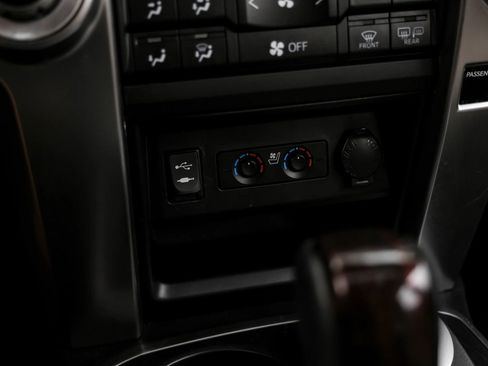 Used 2015 Toyota 4Runner Limited image 23