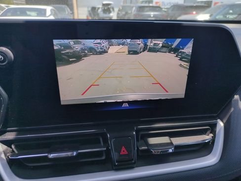 Used 2025 Chevrolet TrailBlazer LT AWD/4WD image 17