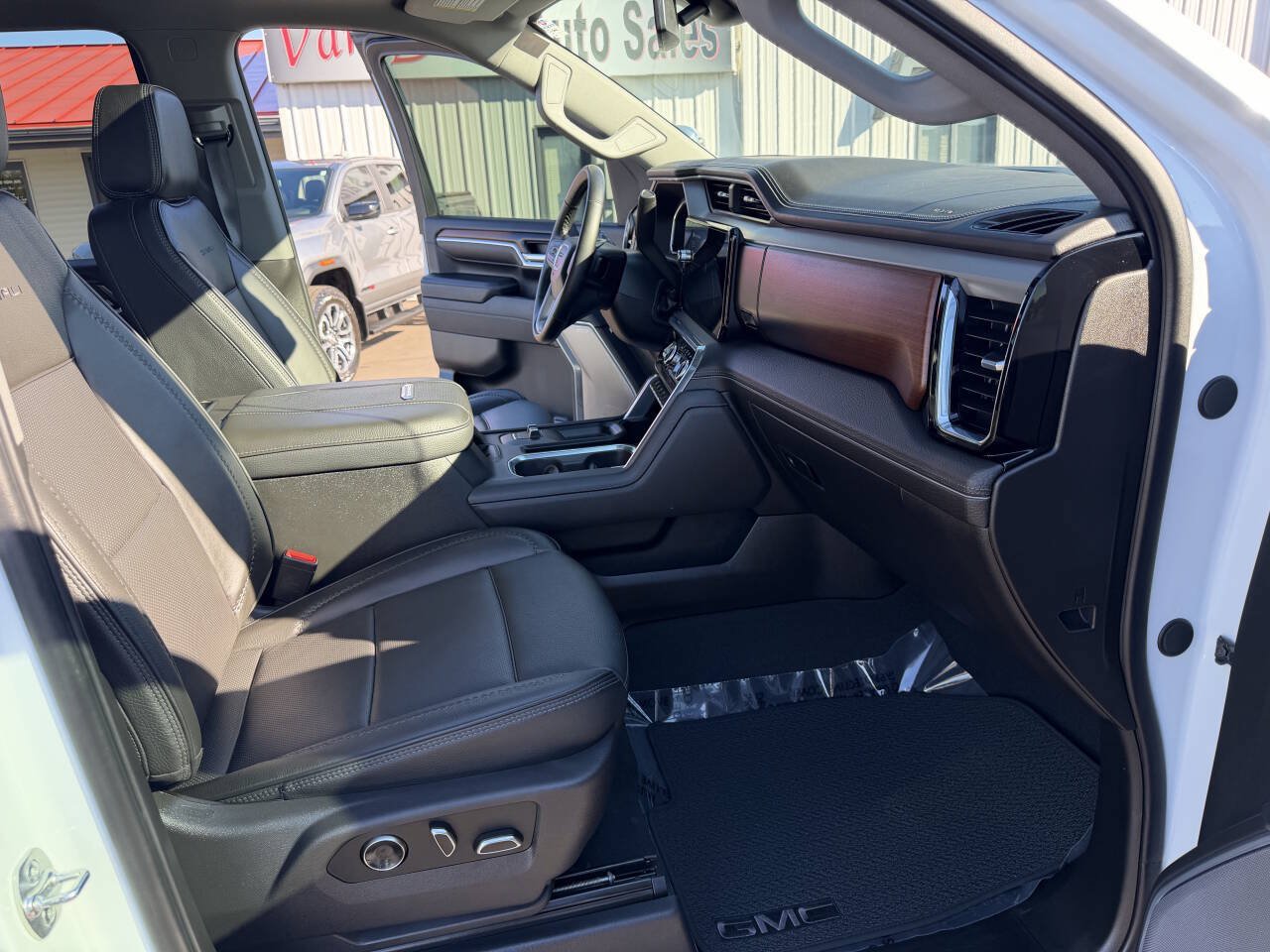 Used 2026 GMC Sierra 2500 Denali AWD/4WD image 28