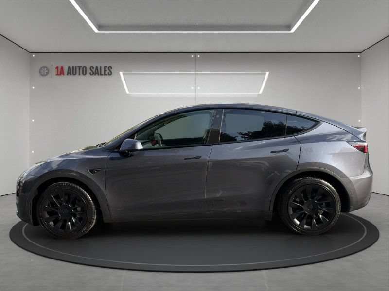 Used 2021 Tesla Model Y Long Range AWD/4WD image 2