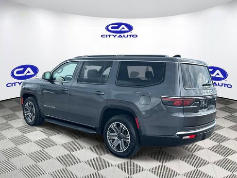 Used 2024 Jeep Wagoneer Series II w/ Flexible Seating Group RWD image 7