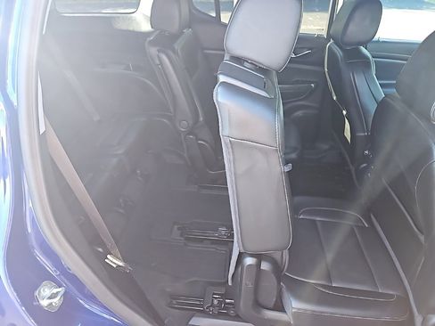 Used 2023 GMC Acadia SLT w/ Elevation Edition image 31