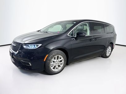 Used 2024 Chrysler Pacifica Touring-L