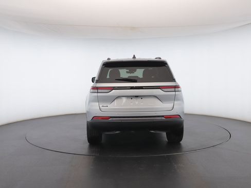 New 2026 Jeep Grand Cherokee Limited w/ Limited Altitude Package image 19