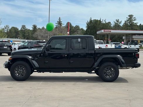 New 2025 Jeep Gladiator Sport image 6