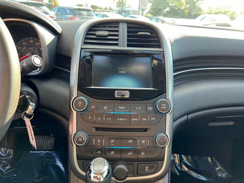 Used 2015 Chevrolet Malibu LT FWD image 11