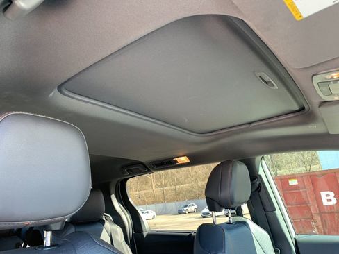 Used 2022 Toyota Sienna XSE w/ XSE Plus Package image 20