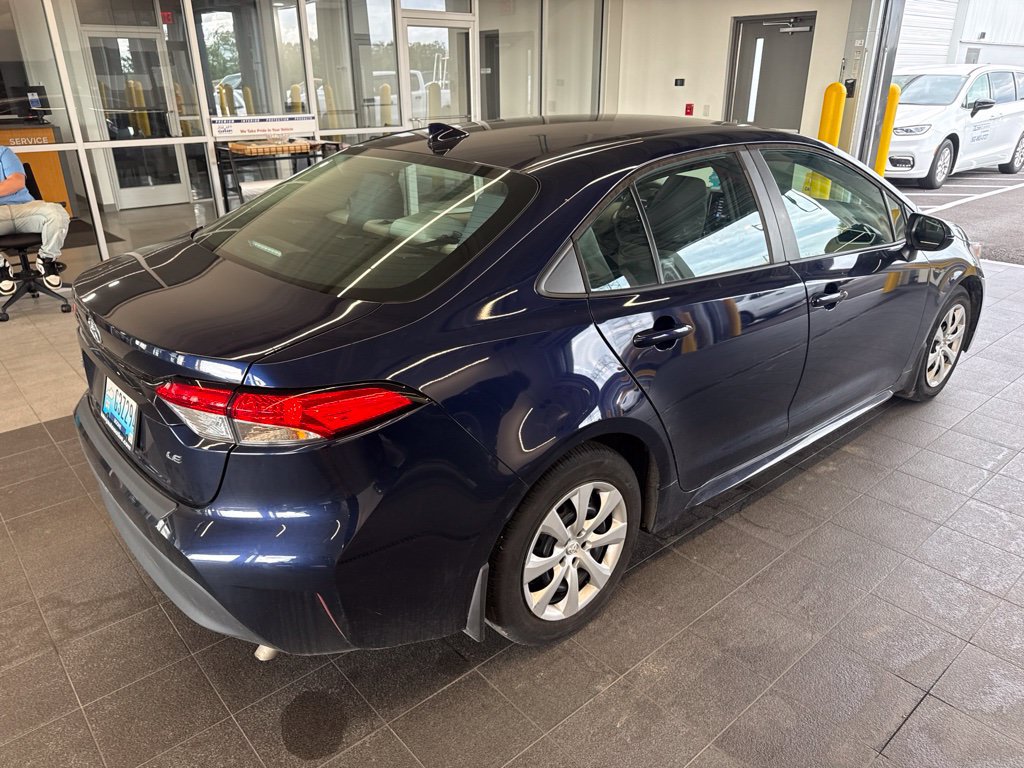 Used 2023 Toyota Corolla LE w/ Carpet Mat Package (TMS) FWD image 3