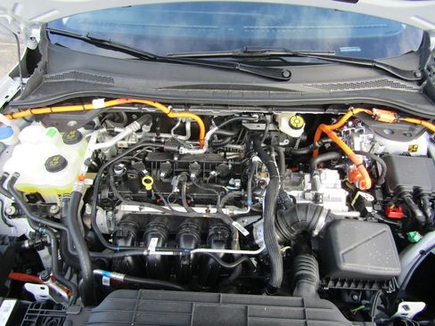 Used 2025 Ford Escape SE FWD image 39