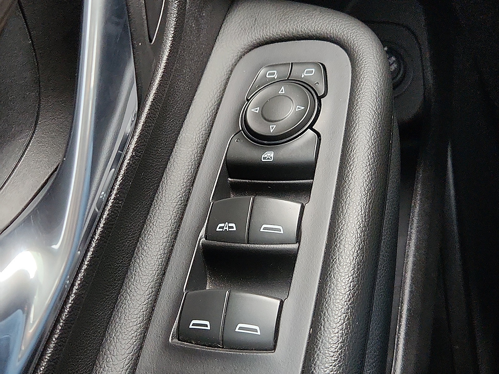 Used 2024 GMC Terrain SLT AWD/4WD image 18