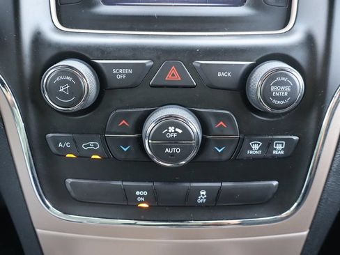 Used 2014 Jeep Grand Cherokee Laredo w/ Quick Order Package 23E AWD/4WD image 12