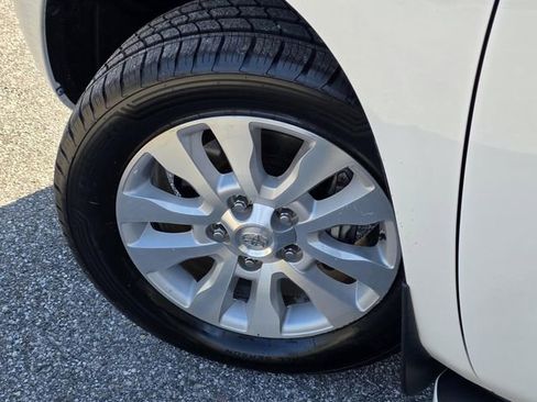 Used 2019 Toyota Sequoia Platinum image 42