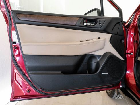 Used 2017 Subaru Outback 2.5i Limited image 41