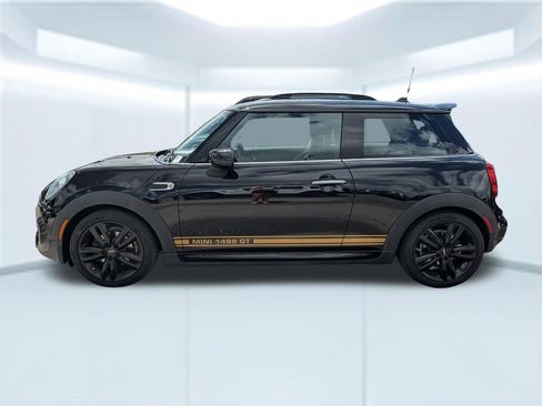 Used 2021 MINI Cooper 2-Door Hardtop image 2