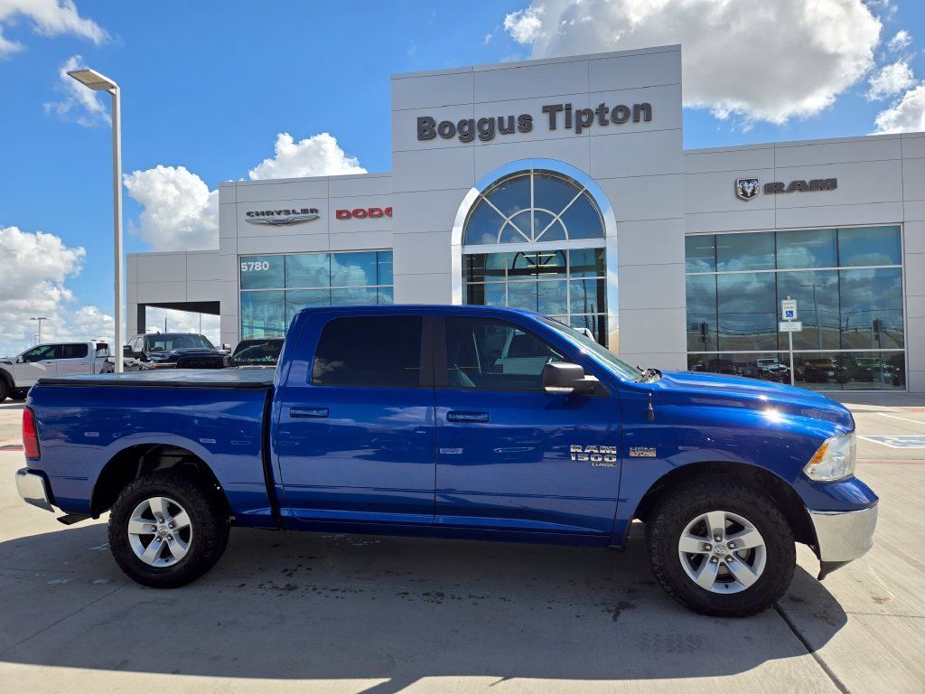 Used 2019 RAM 1500 Classic SLT w/ Luxury Group AWD/4WD image 2