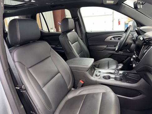Used 2023 Chevrolet Traverse LT w/ LT Premium Package image 26