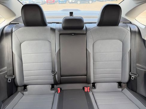 Used 2025 Volkswagen Jetta SE image 37