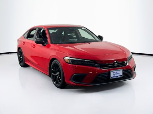 Used 2023 Honda Civic Sport image 3