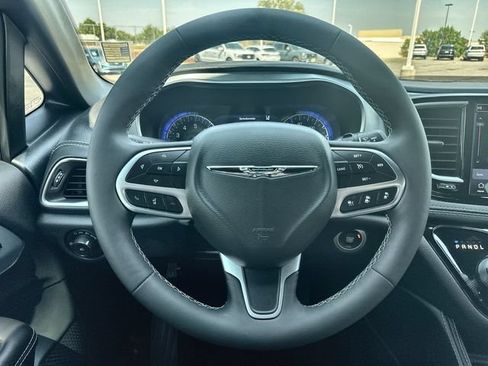 Used 2026 Chrysler Pacifica Limited AWD/4WD image 14