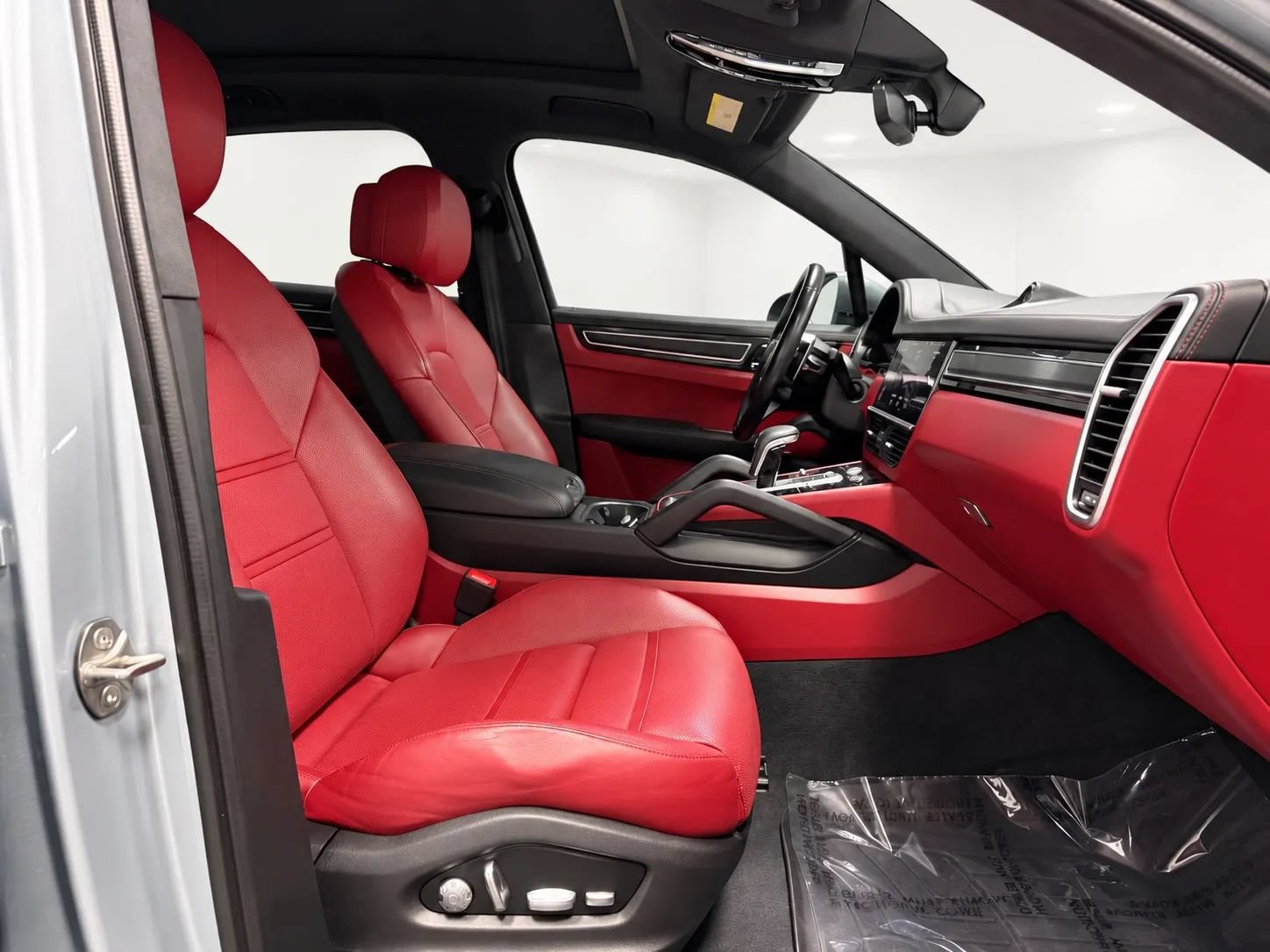 Used 2021 Porsche Cayenne GTS AWD/4WD image 26