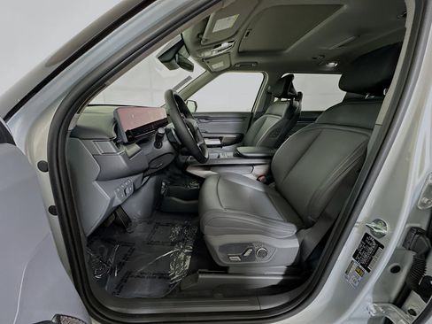 Used 2026 Kia EV9 Light image 12