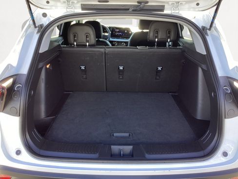 Used 2025 Chevrolet Trax LT image 16
