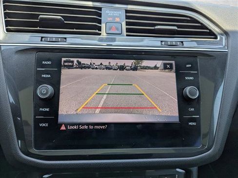 Used 2019 Volkswagen Tiguan S FWD image 17