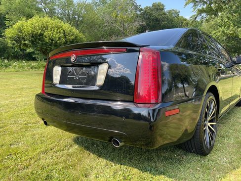 Used 2006 Cadillac STS V8 w/ Preferred Equipment Group RWD image 18