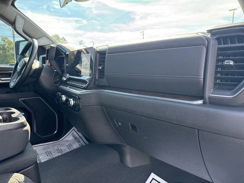 Used 2024 GMC Sierra 2500 SLE image 14